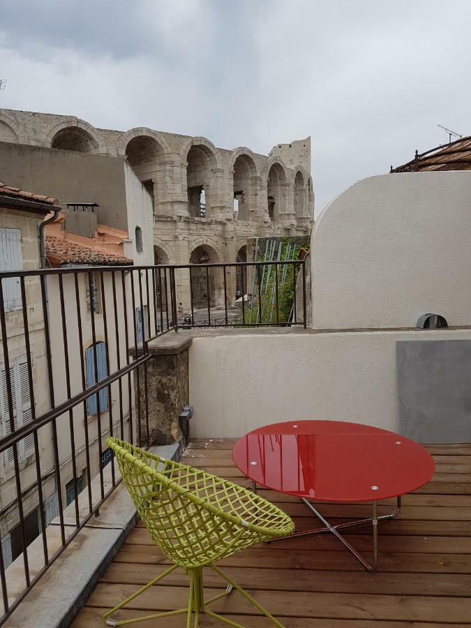 L'Escalier Rouge Villa Arles Exterior photo